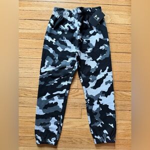 Under Armour boys size 6 sweatpants new